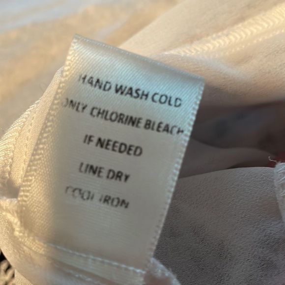 Skies Are Blue Langlock XL blue geo print cold shoulder top w lace & lining EUC - Picture 16 of 16